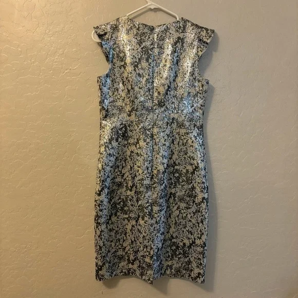 Elie Tahari Silver and Blue Metallic Shimmer Stefana Sheath Dress Size 4 - Picture 7 of 9